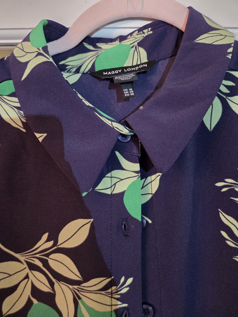 Maggy London Sleeveless Navy Dress with Green Floral Print - Size 16 - Picture 9 of 10